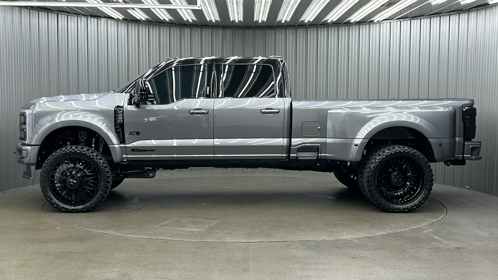 2024 Ford F-450SD Platinum 2