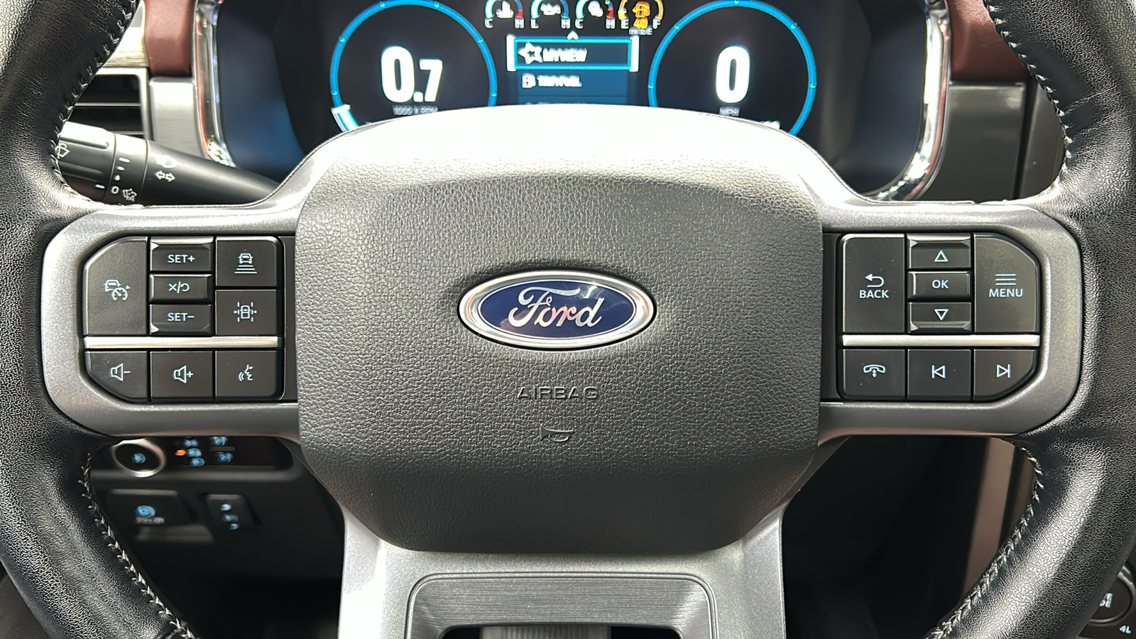 2023 Ford F-150 Lariat 28