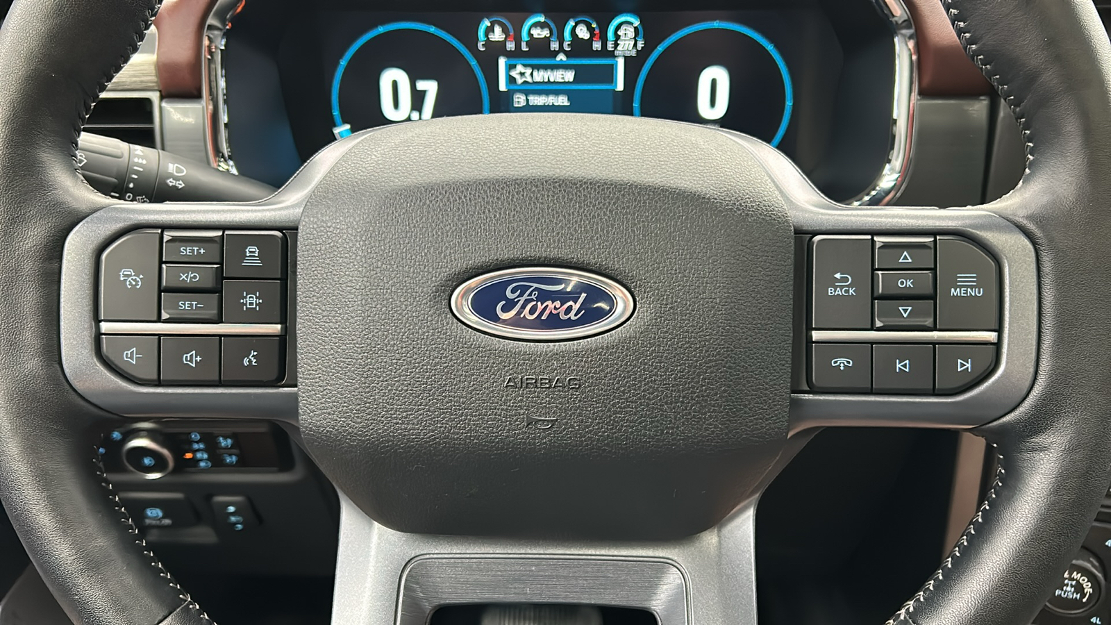 2023 Ford F-150 Lariat 27