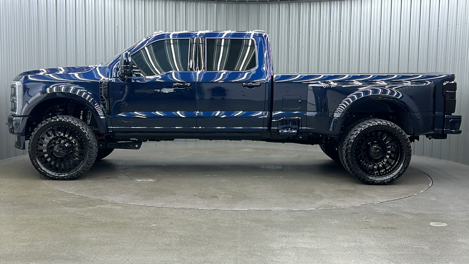 2023 Ford F-450SD Platinum 2