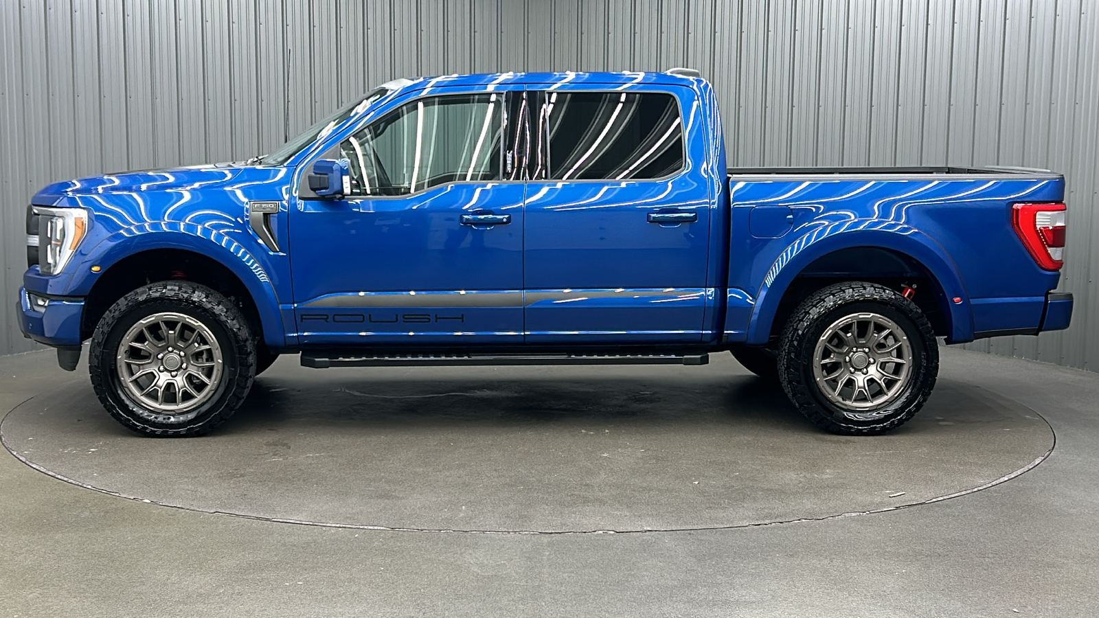 2023 Ford F-150 Lariat 2