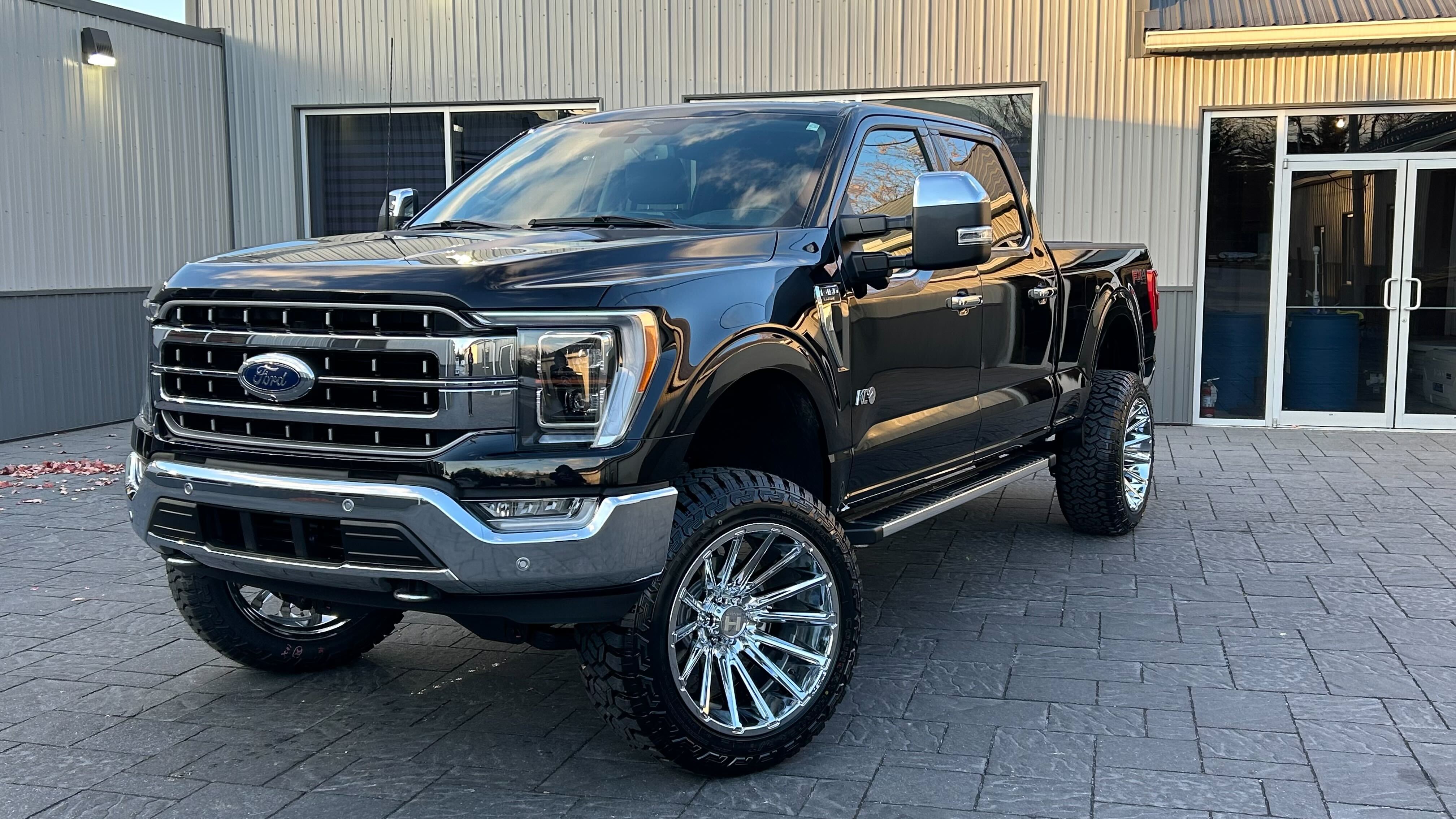 2023 Ford F-150 Lariat 1