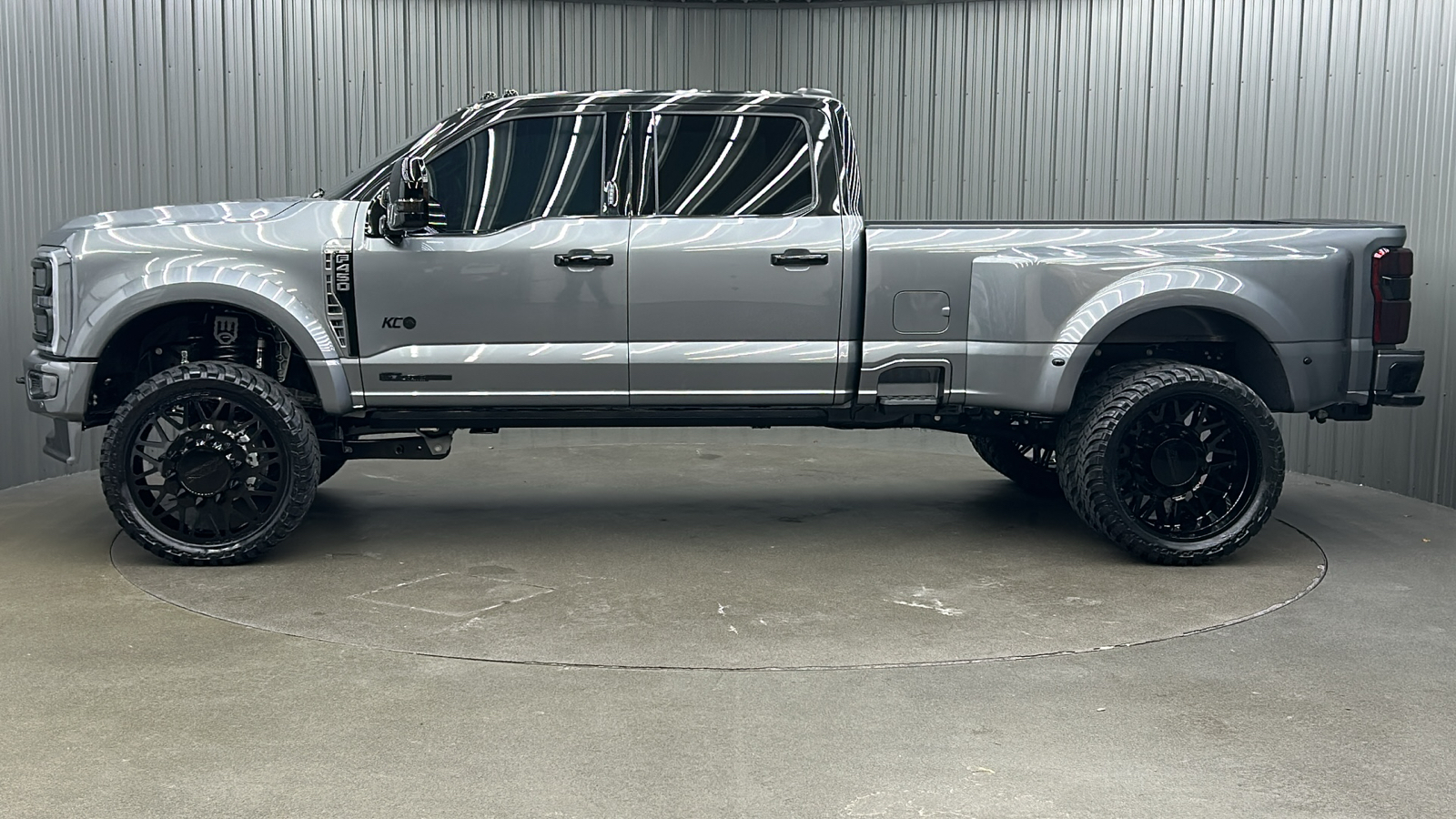 2024 Ford F-450SD Platinum 2