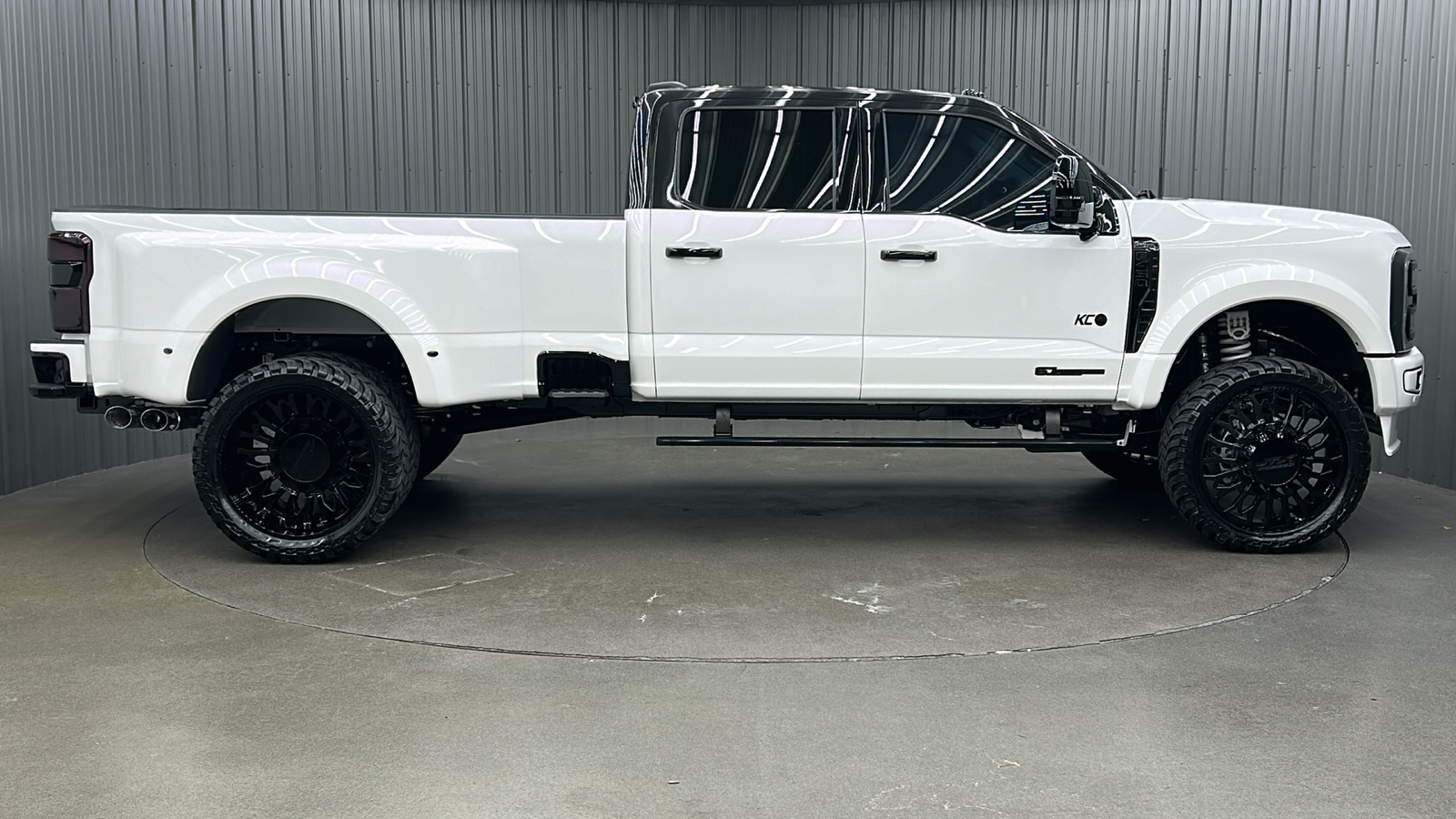 2024 Ford F-450SD Limited 6