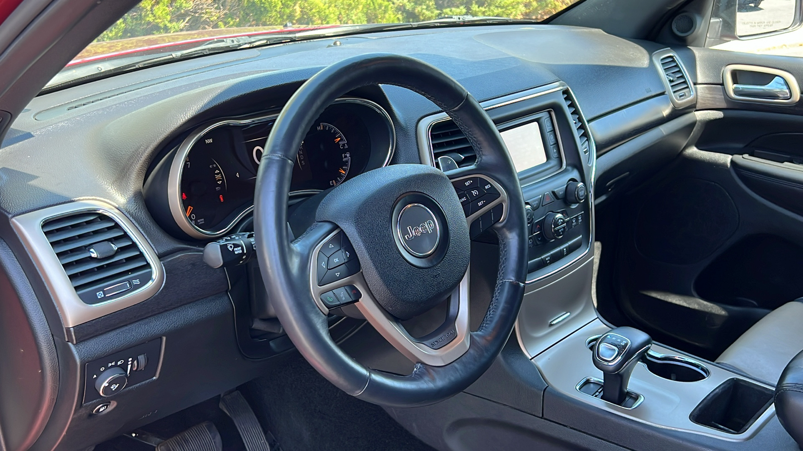 2014 Jeep Grand Cherokee Laredo 2