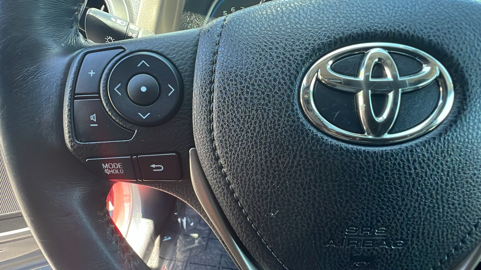2015 Toyota RAV4 Limited 28
