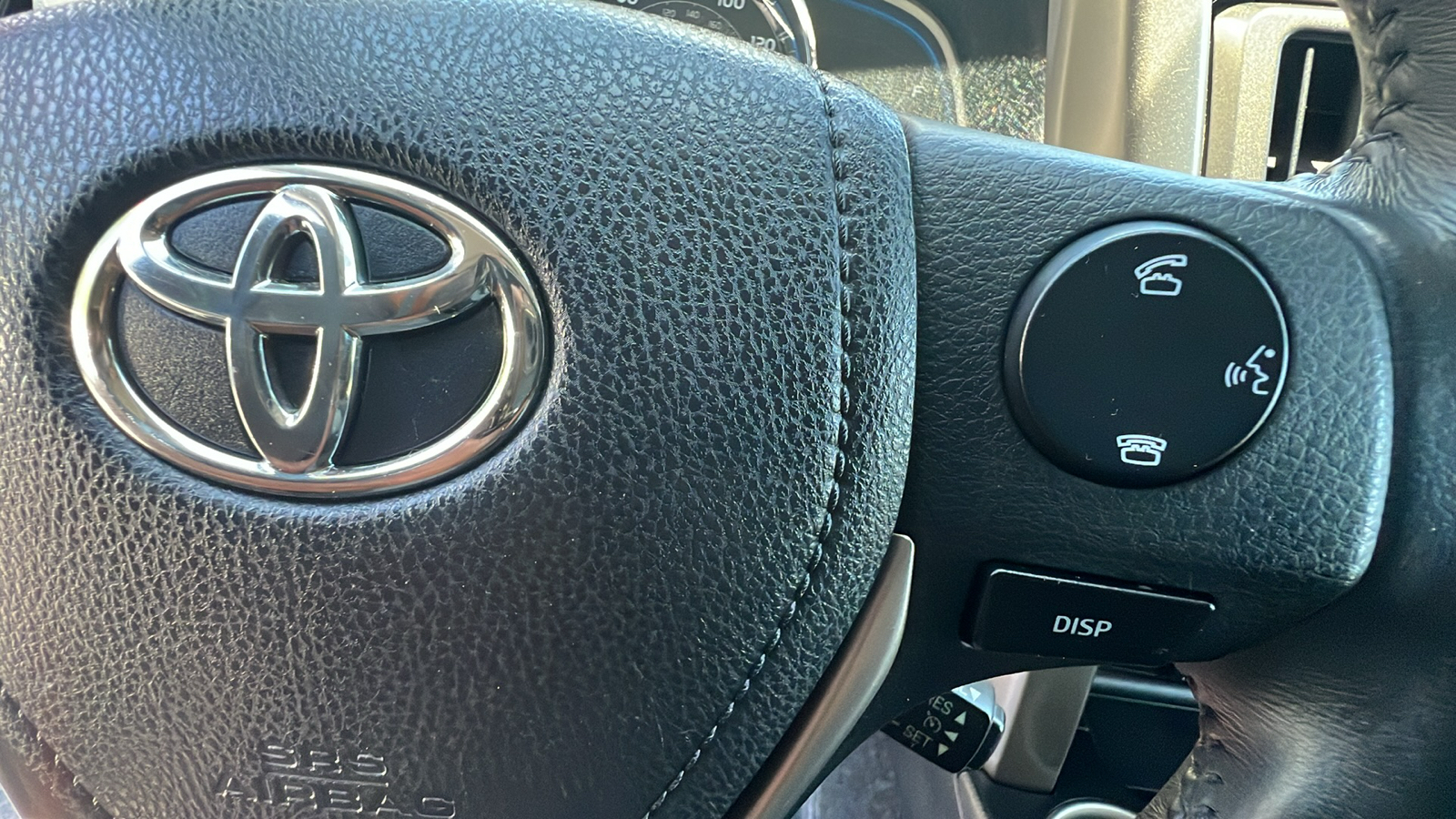 2015 Toyota RAV4 Limited 29