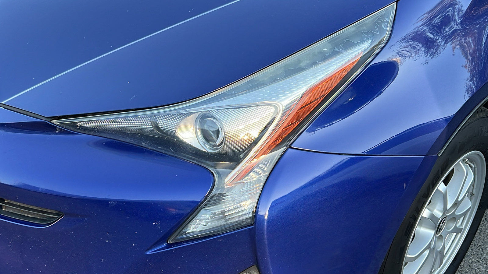 2016 Toyota Prius Three 6