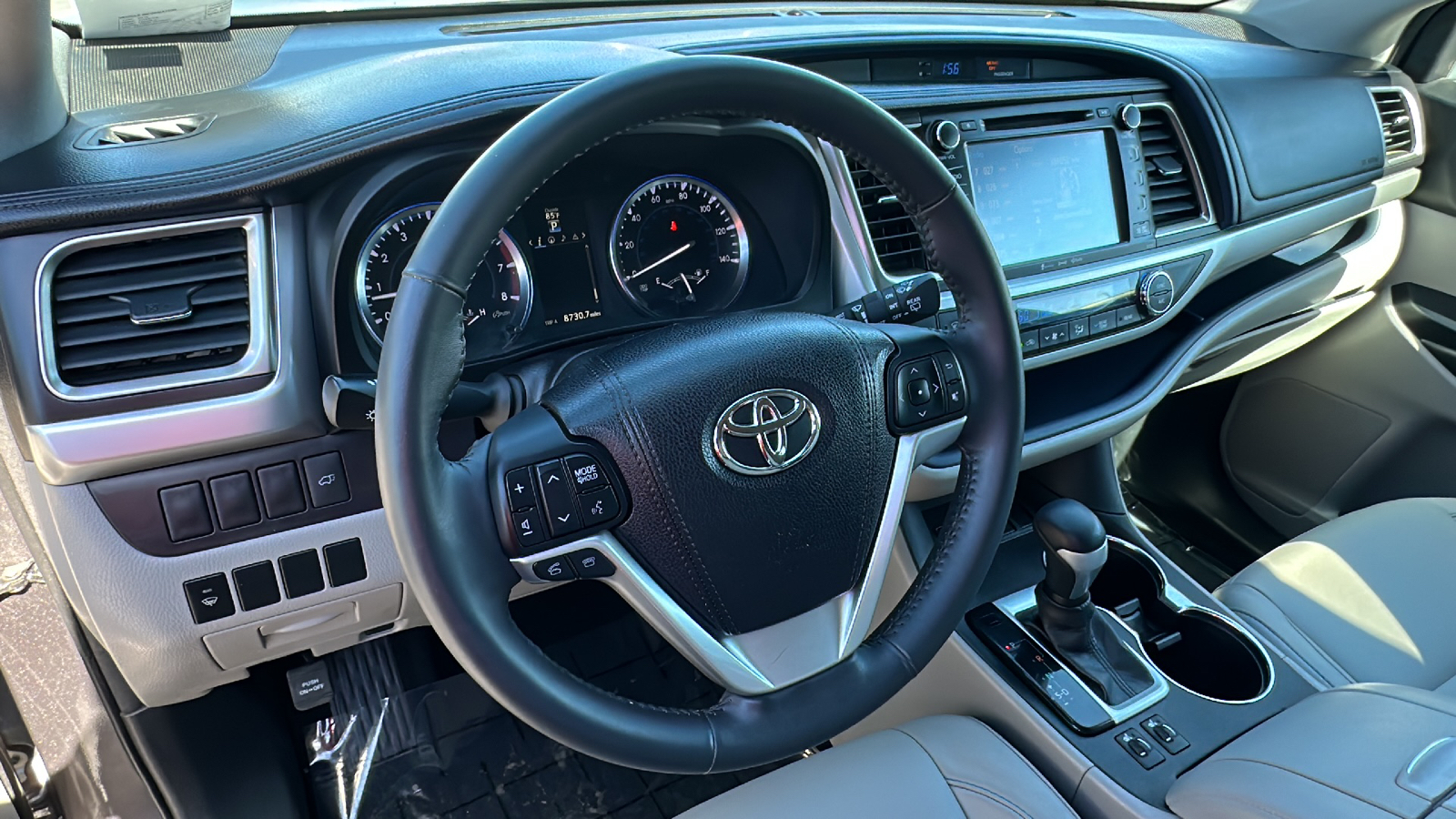 2016 Toyota Highlander XLE 2