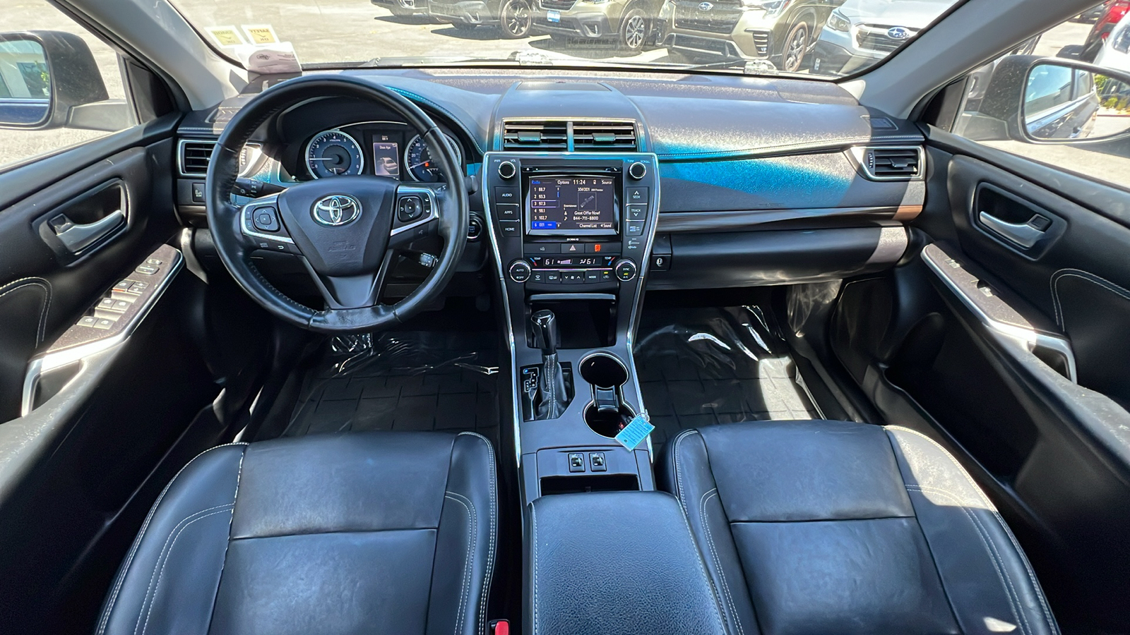 2016 Toyota Camry XLE 10