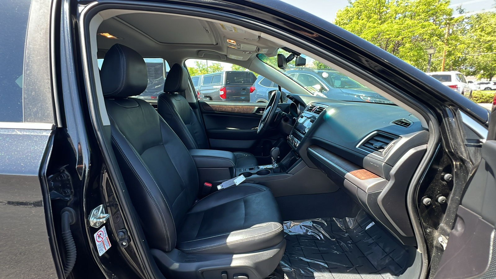 2017 Subaru Outback Limited 14