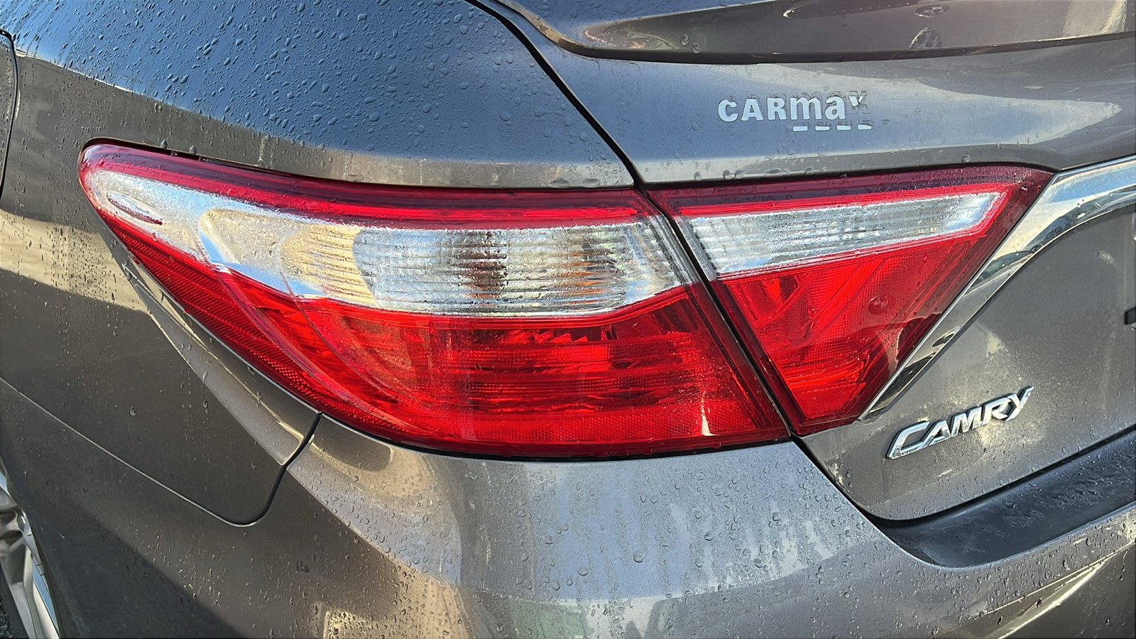 2017 Toyota Camry SE 12