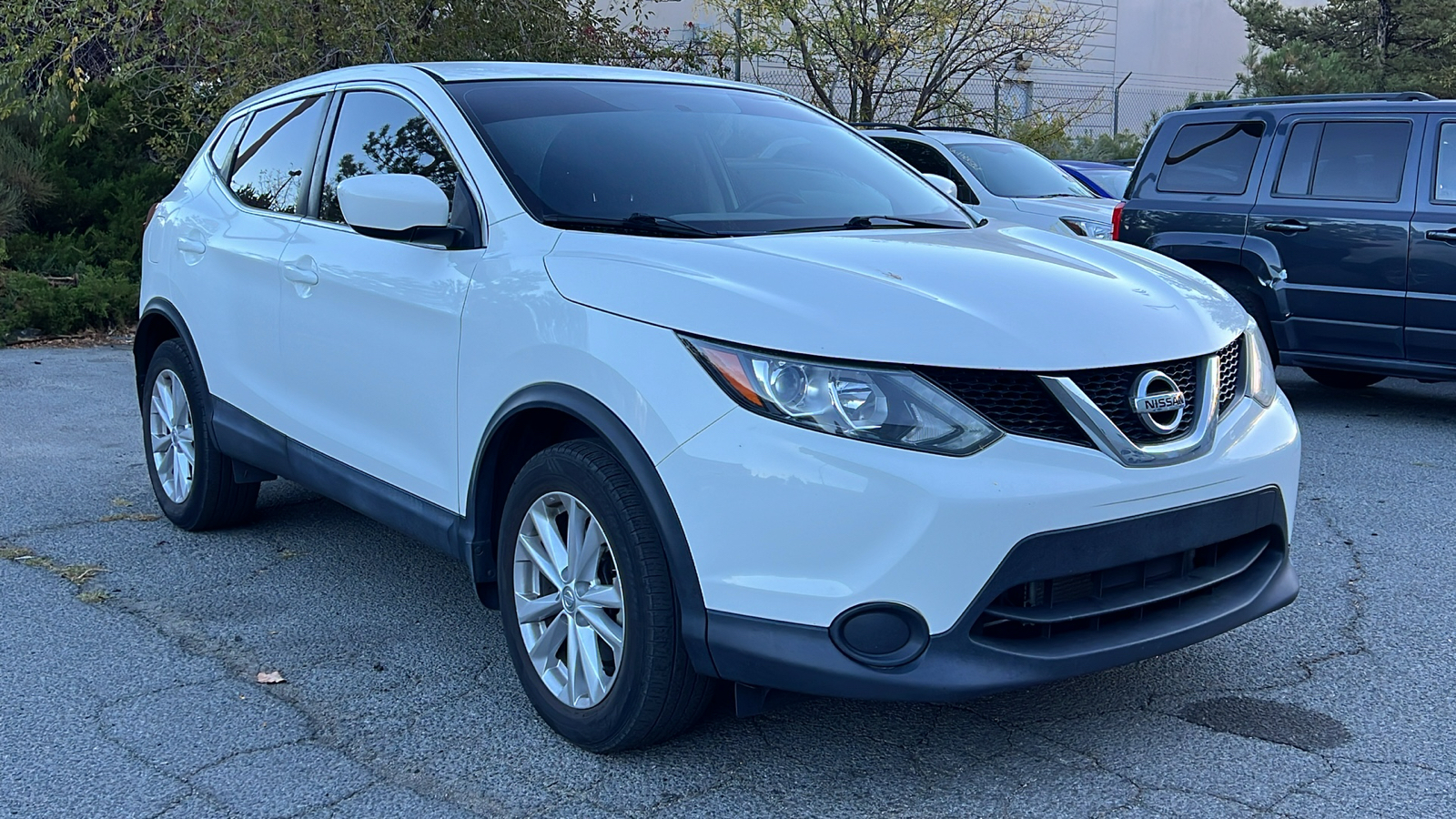 2017 Nissan Rogue Sport S 3