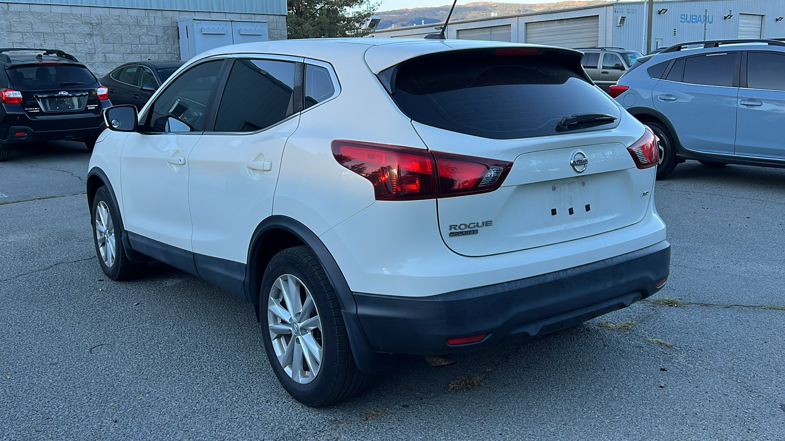 2017 Nissan Rogue Sport S 12