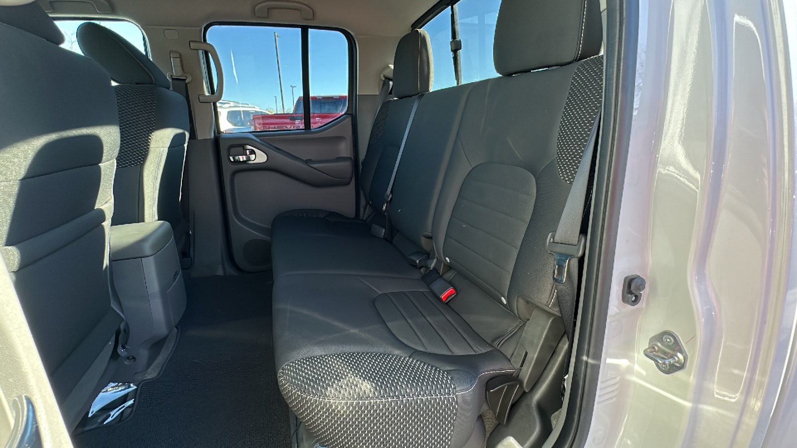 2018 Nissan Frontier Desert Runner Crew Cab 4x2 Auto 13