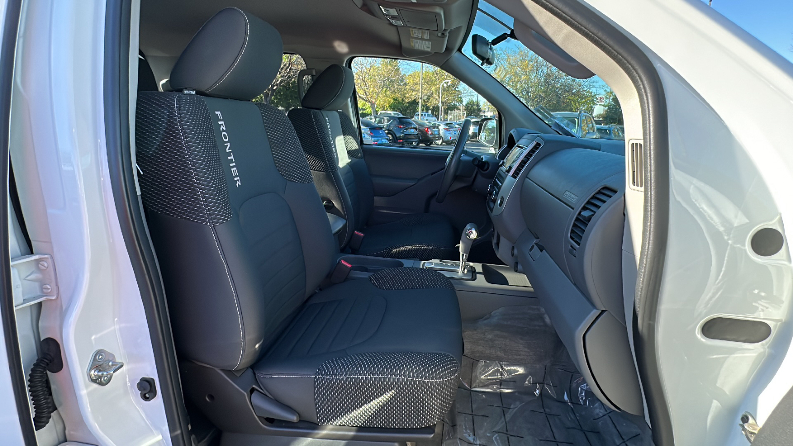 2018 Nissan Frontier Desert Runner Crew Cab 4x2 Auto 14