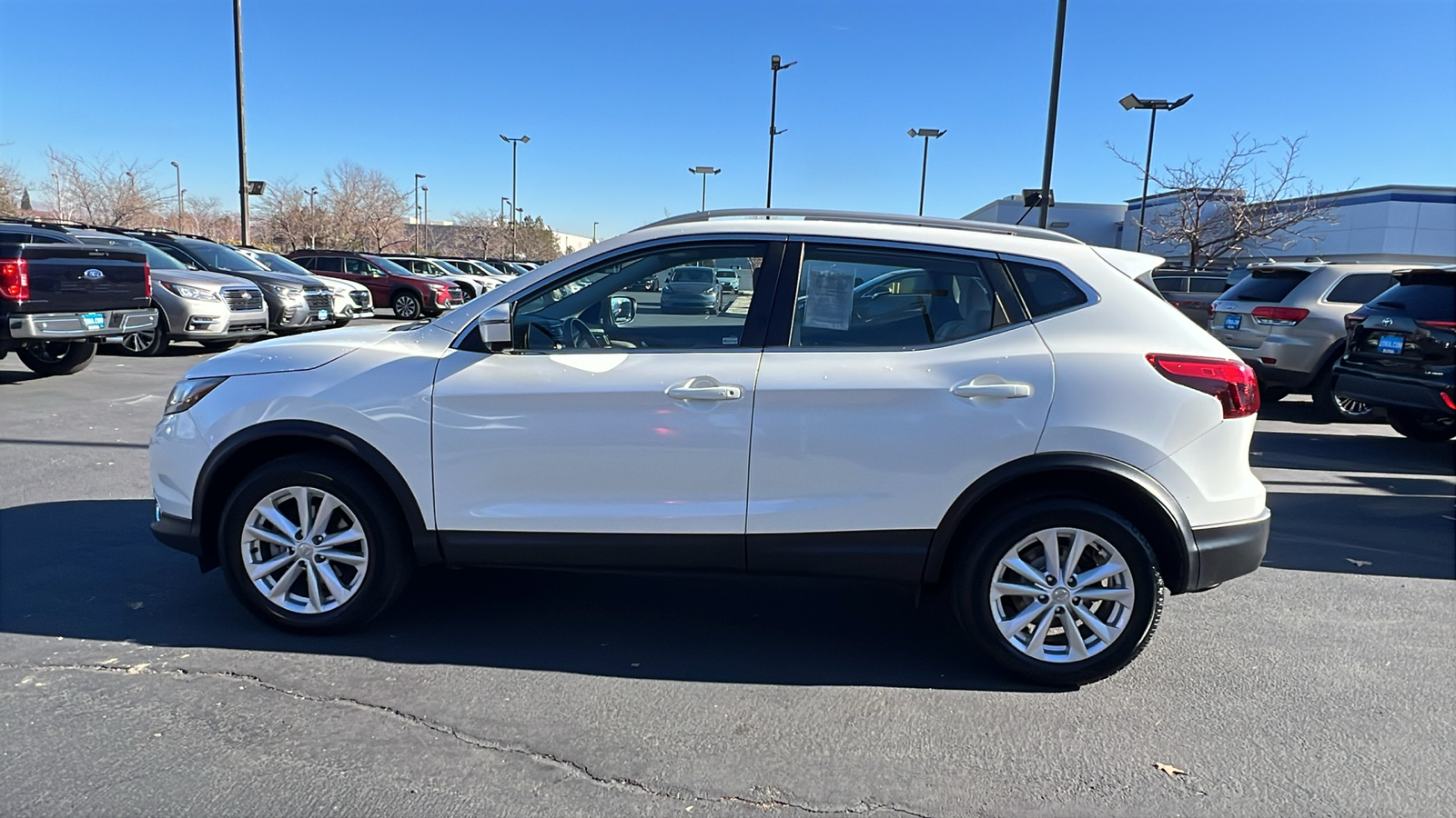 2018 Nissan Rogue Sport SV 3