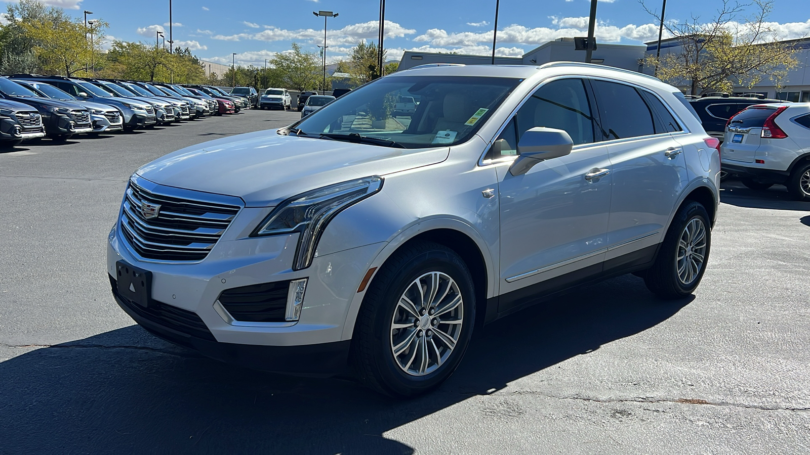 2018 Cadillac XT5 Luxury AWD 1