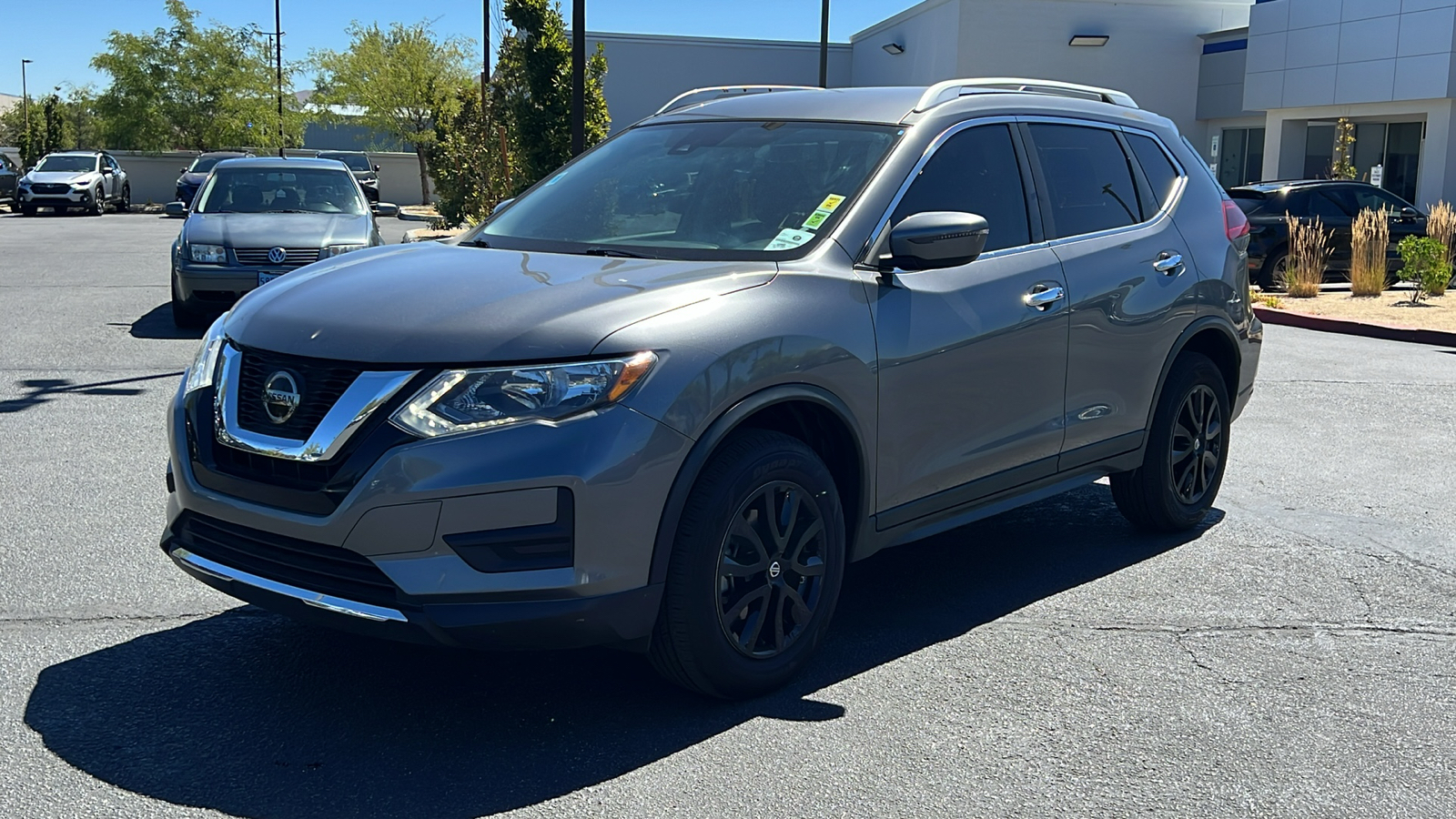 2020 Nissan Rogue SV 1