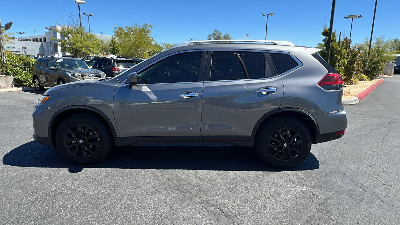 2020 Nissan Rogue SV 3