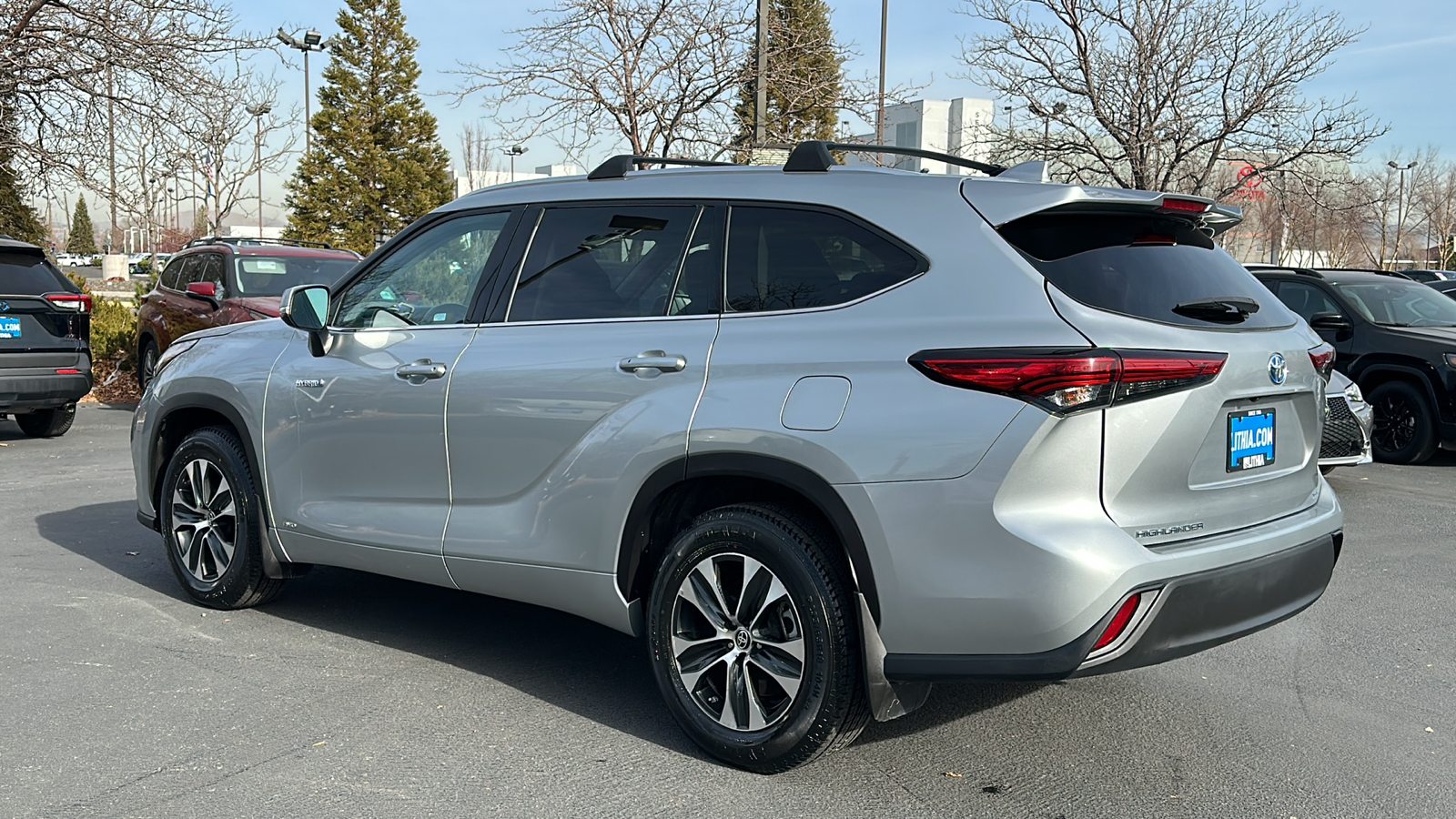 2020 Toyota Highlander Hybrid XLE 4