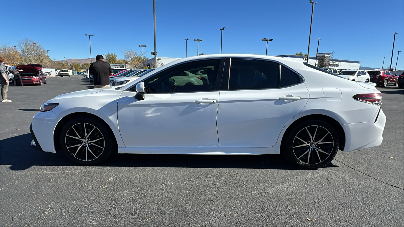 2021 Toyota Camry SE 3