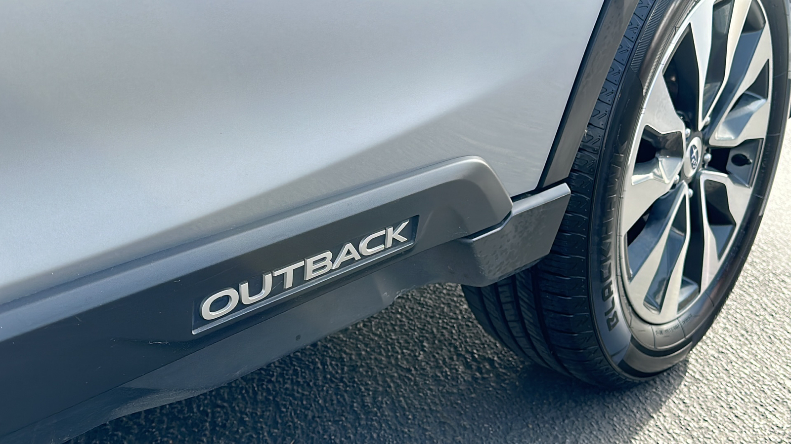 2023 Subaru Outback Limited 25