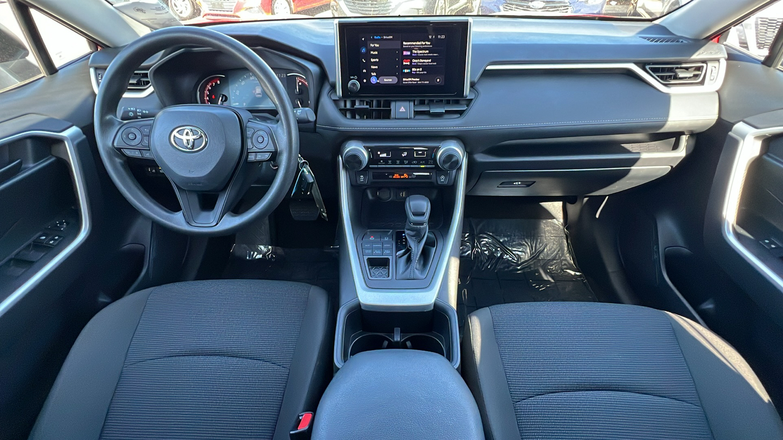 2023 Toyota RAV4 LE 10