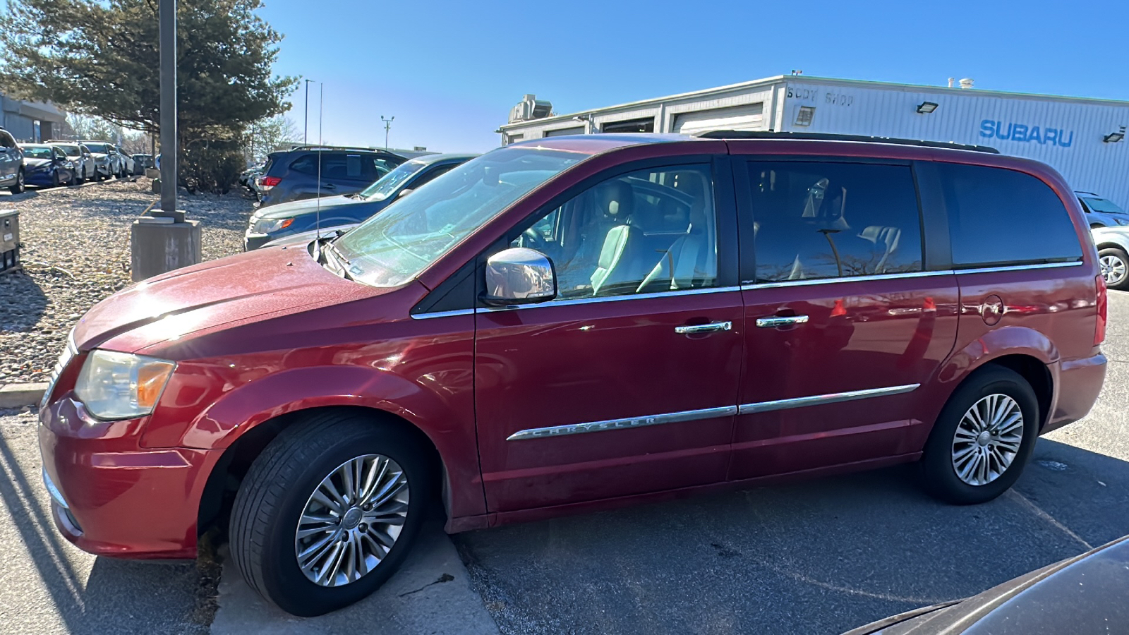 2013 Chrysler Town and Country  3