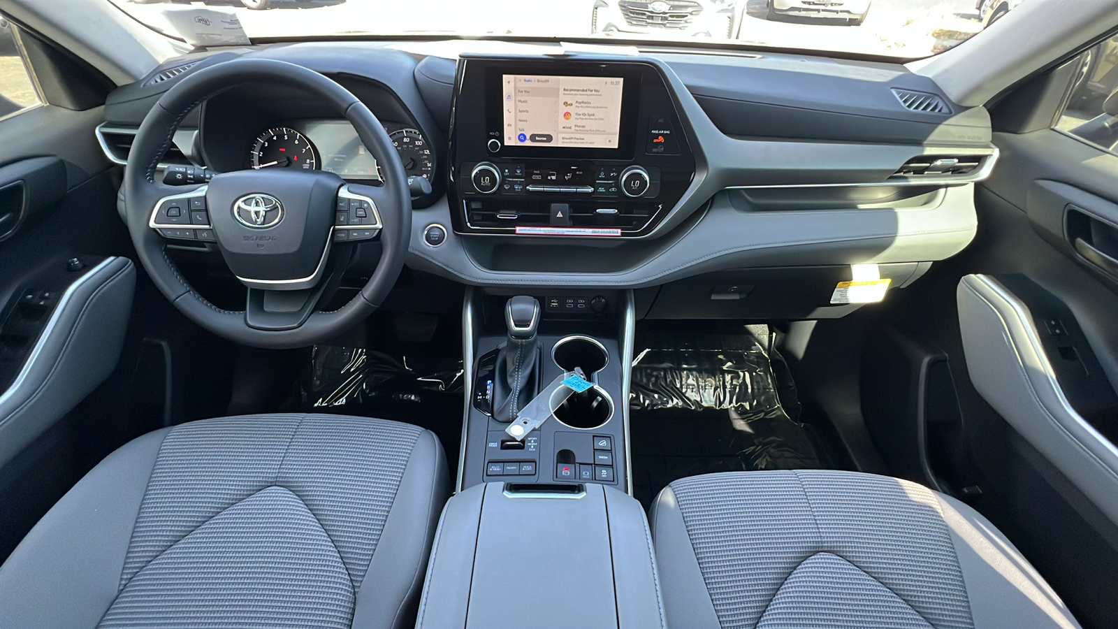 2024 Toyota Highlander LE 10