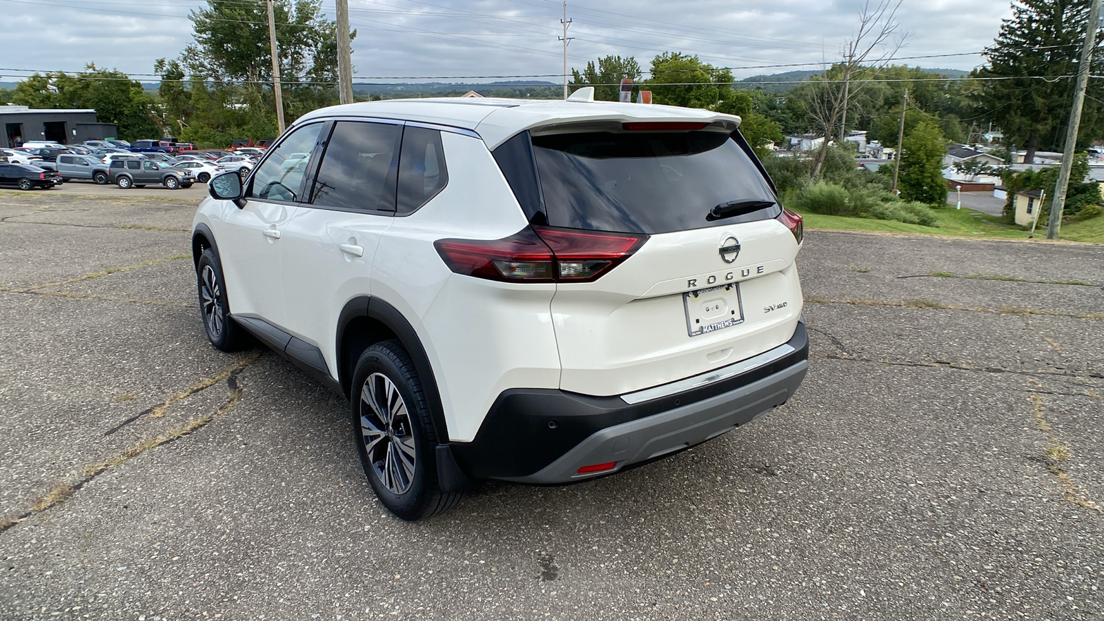 2021 Nissan Rogue SV 3