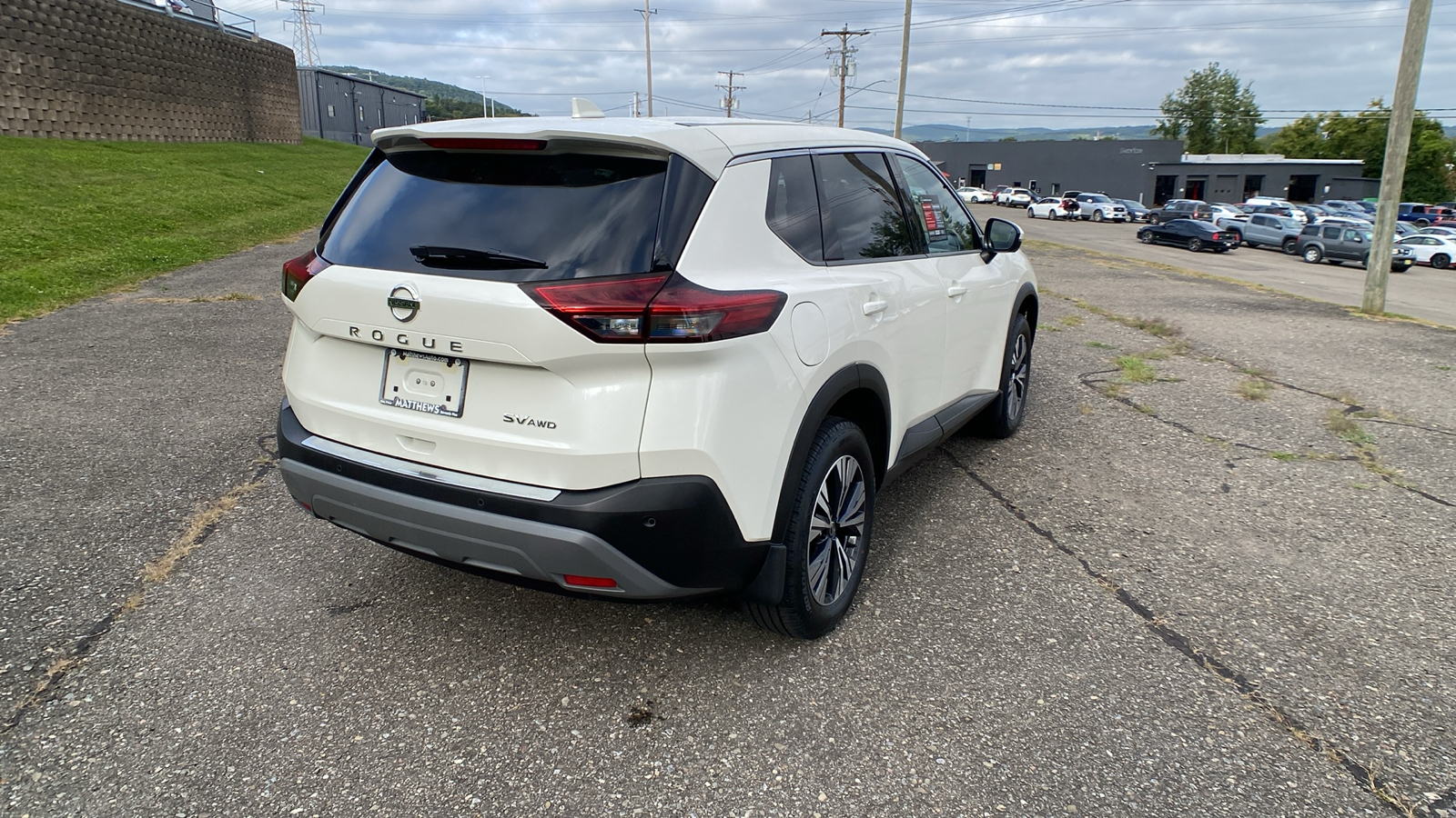 2021 Nissan Rogue SV 4