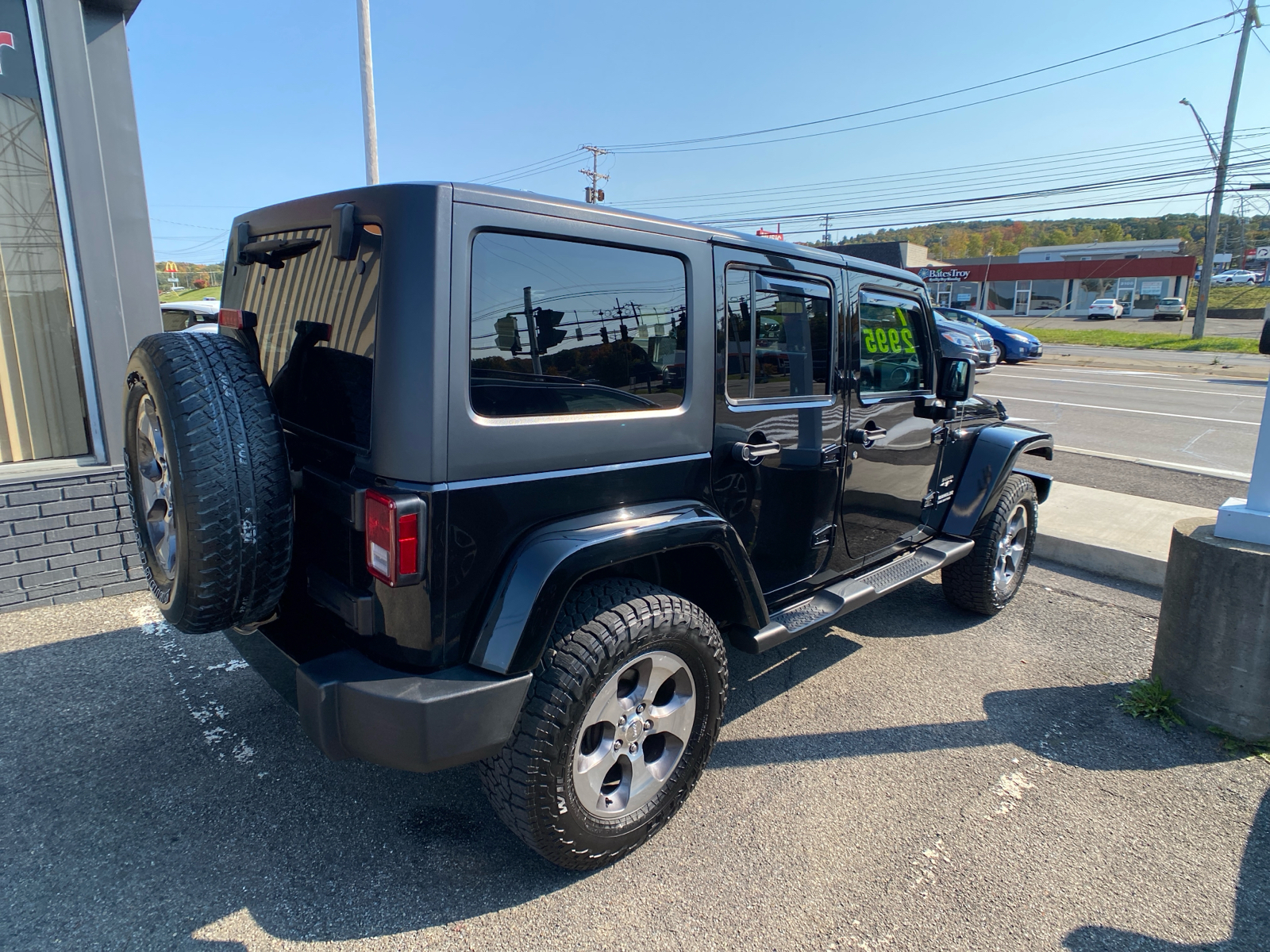 2017 Jeep Wrangler Unlimited Sahara 4