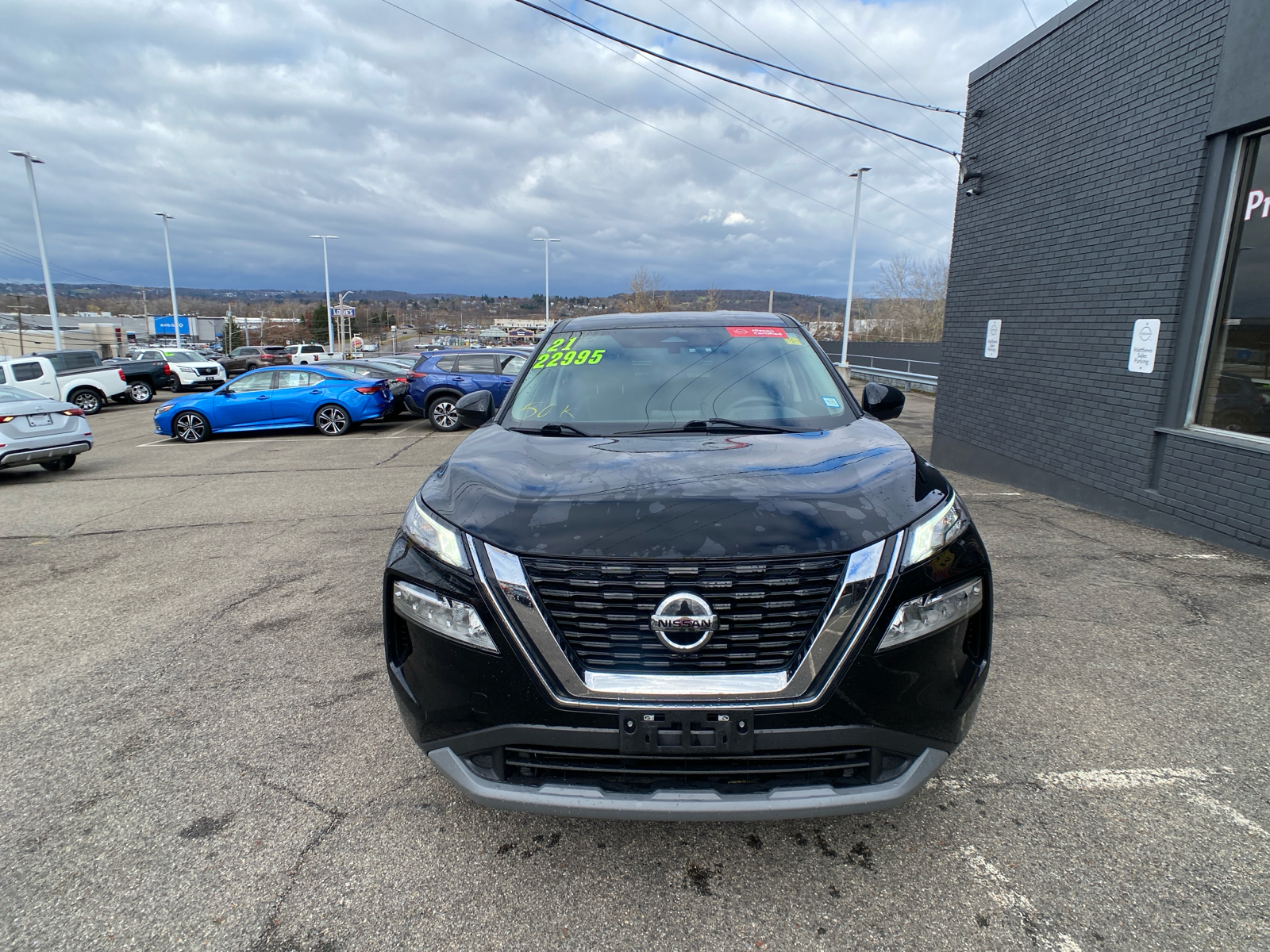 2021 Nissan Rogue SV 8