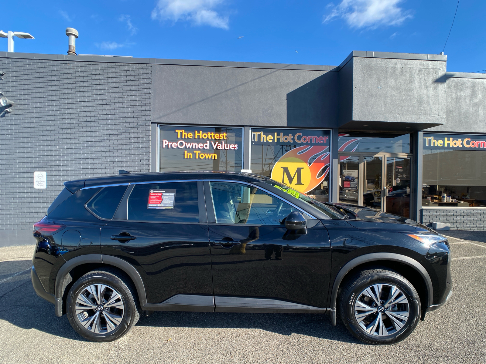 2022 Nissan Rogue SV 3