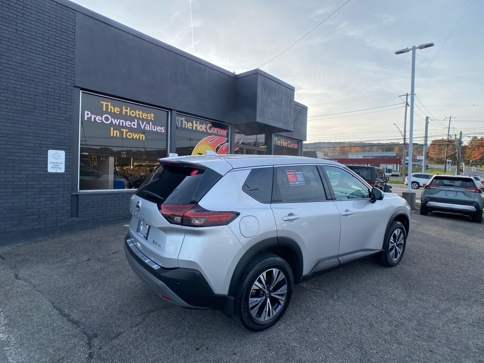 2021 Nissan Rogue SV 3