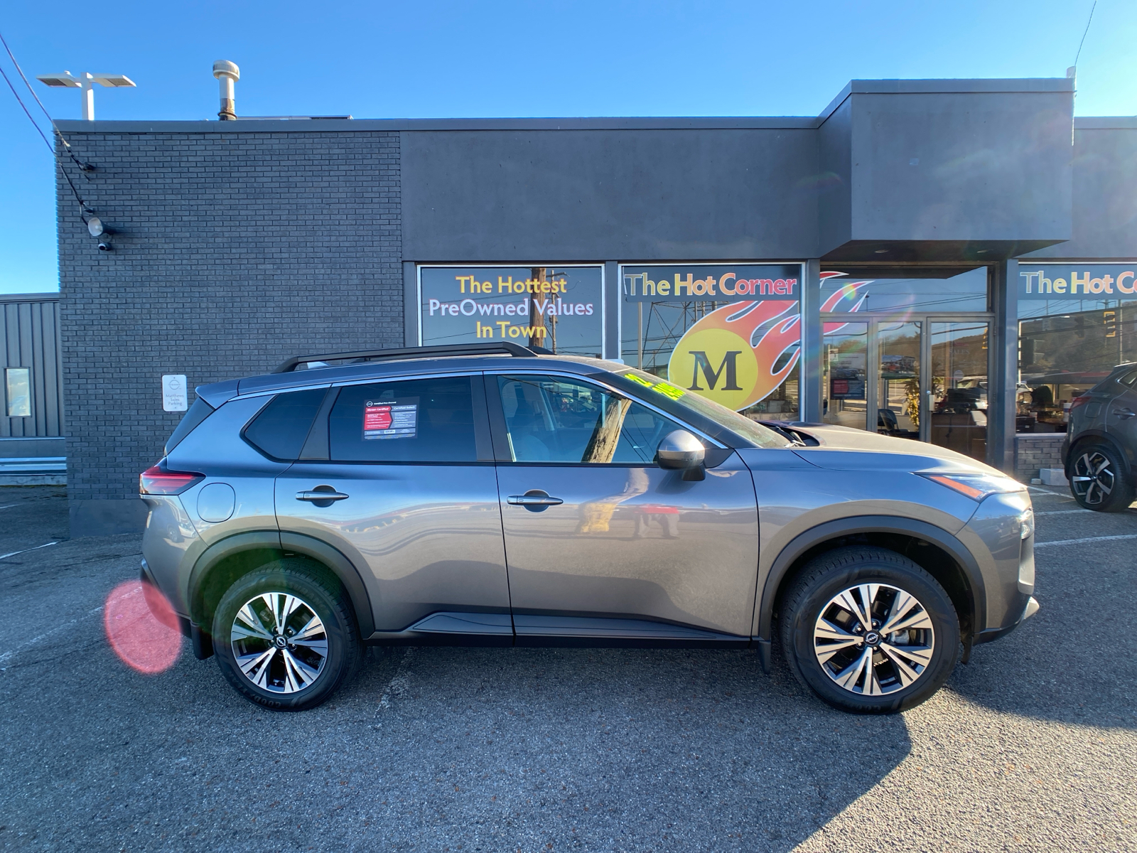 2022 Nissan Rogue SV 2