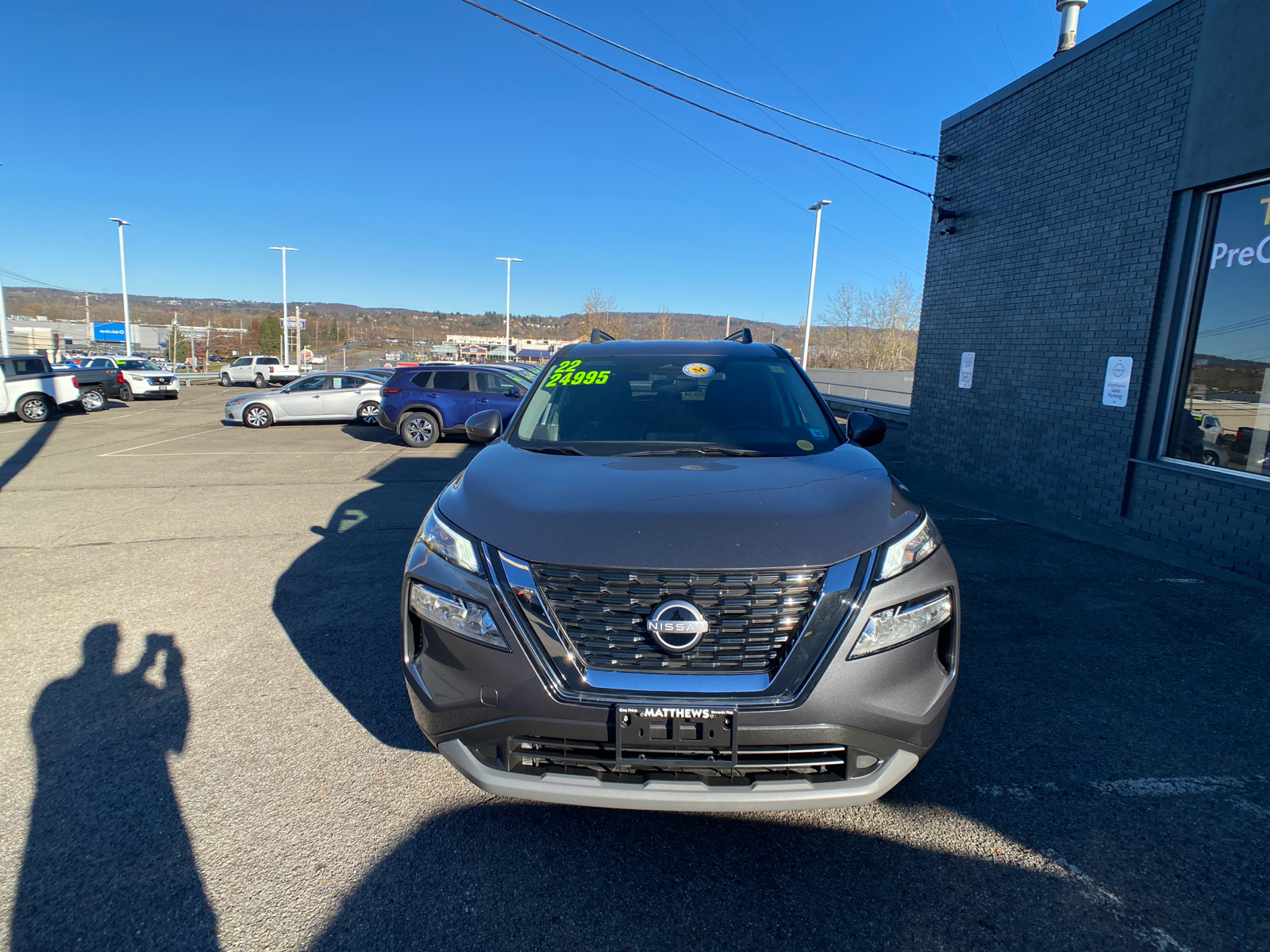 2022 Nissan Rogue SV 8