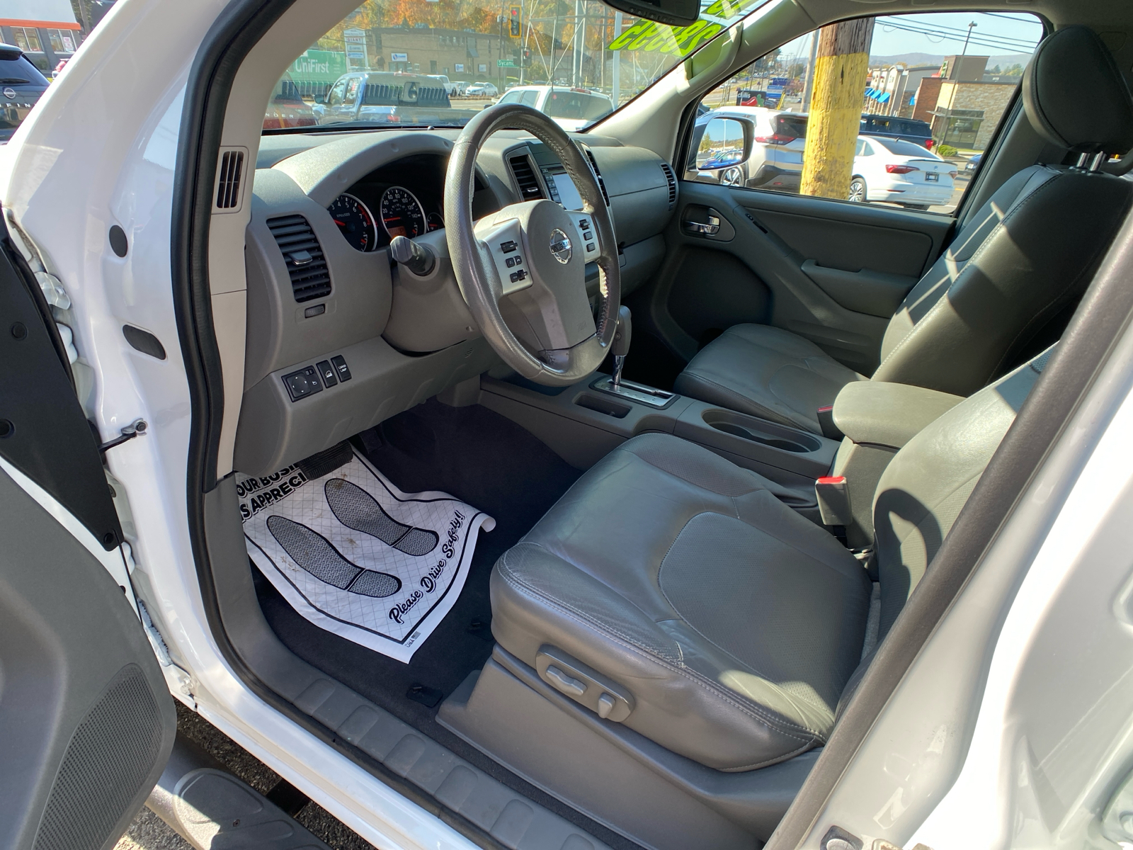 2019 Nissan Frontier SL 11