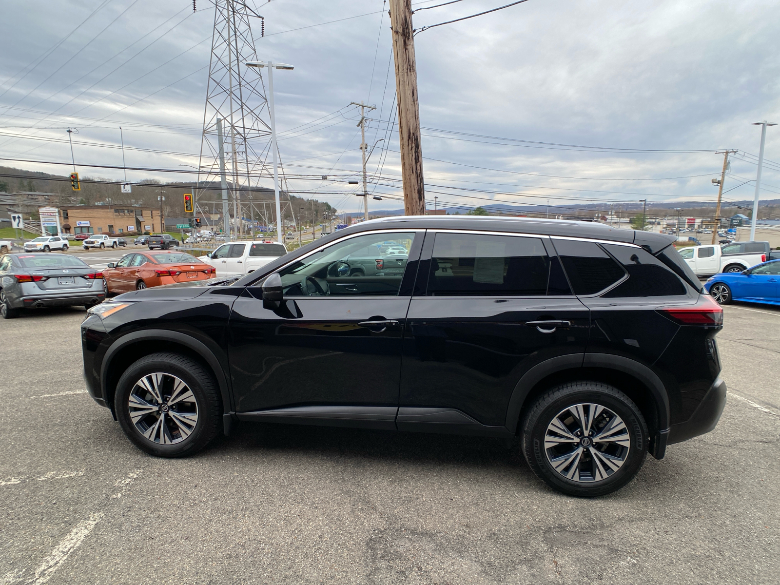 2021 Nissan Rogue SV 6