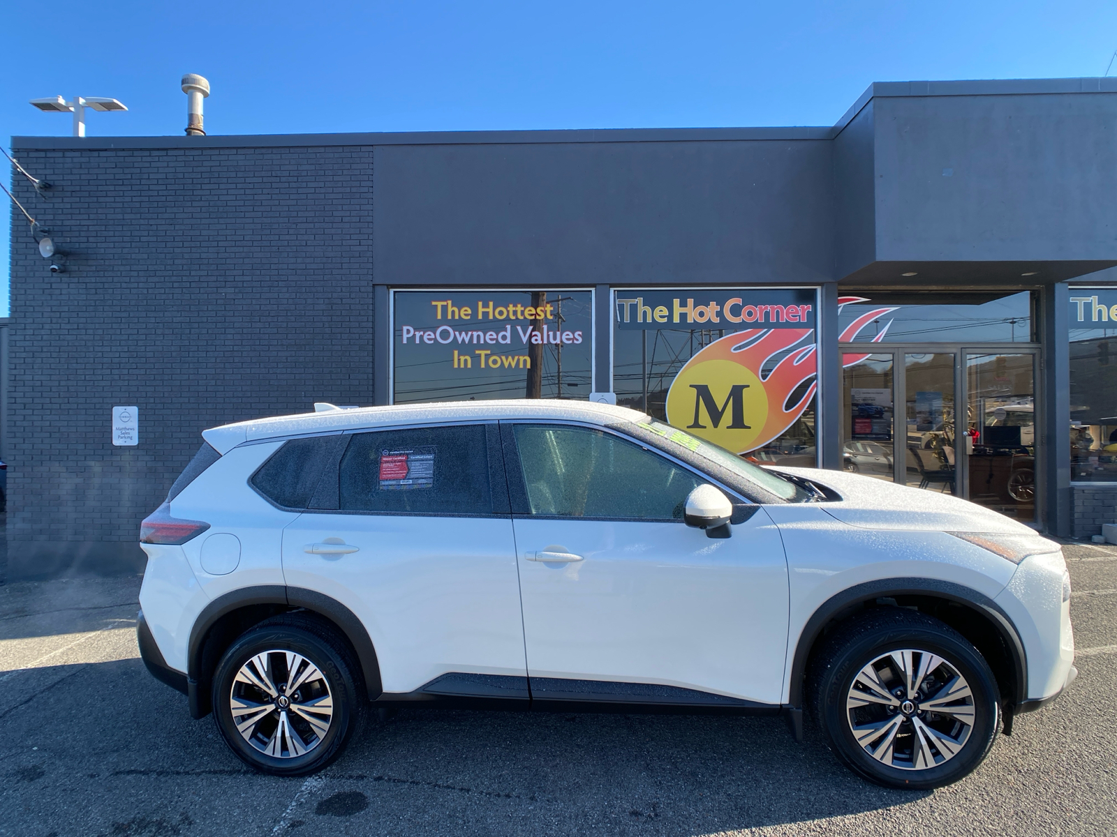 2021 Nissan Rogue SV 2