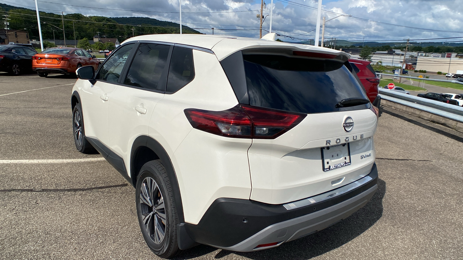 2023 Nissan Rogue SV 3