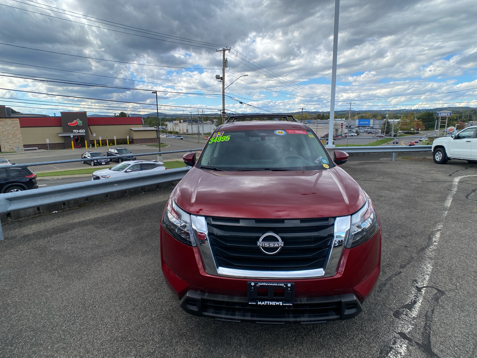 2023 Nissan Pathfinder SV 2