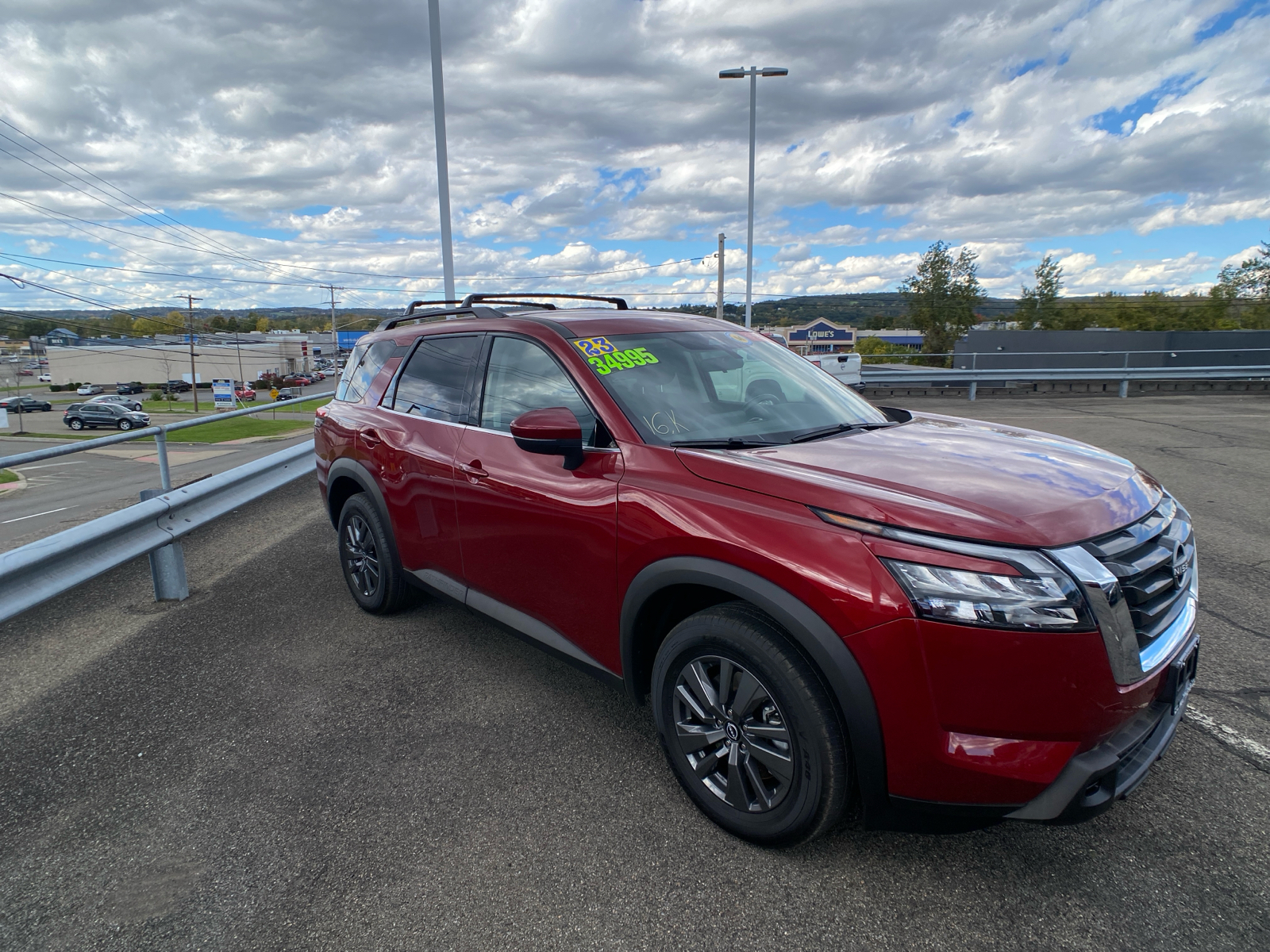 2023 Nissan Pathfinder SV 3