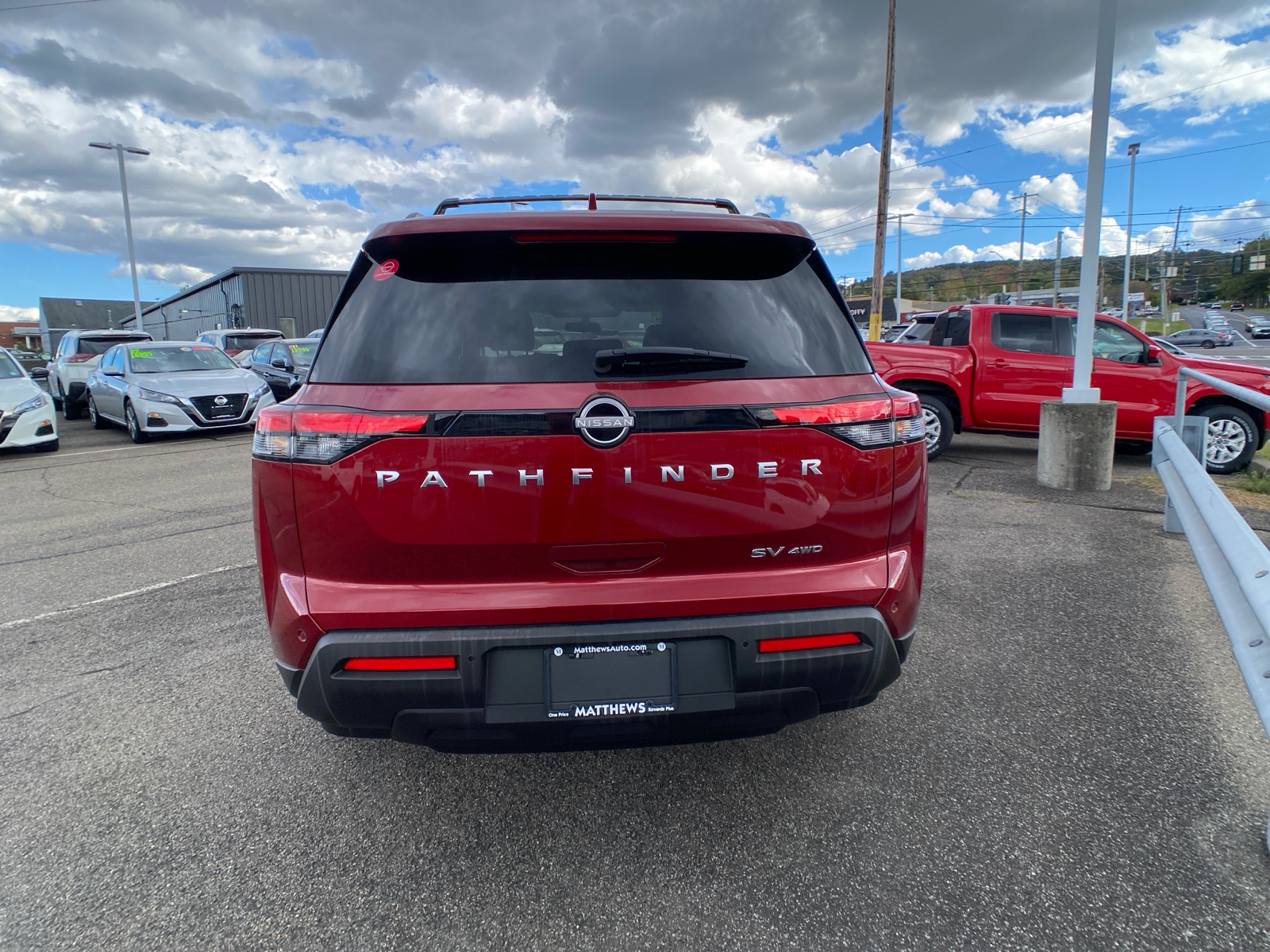 2023 Nissan Pathfinder SV 4