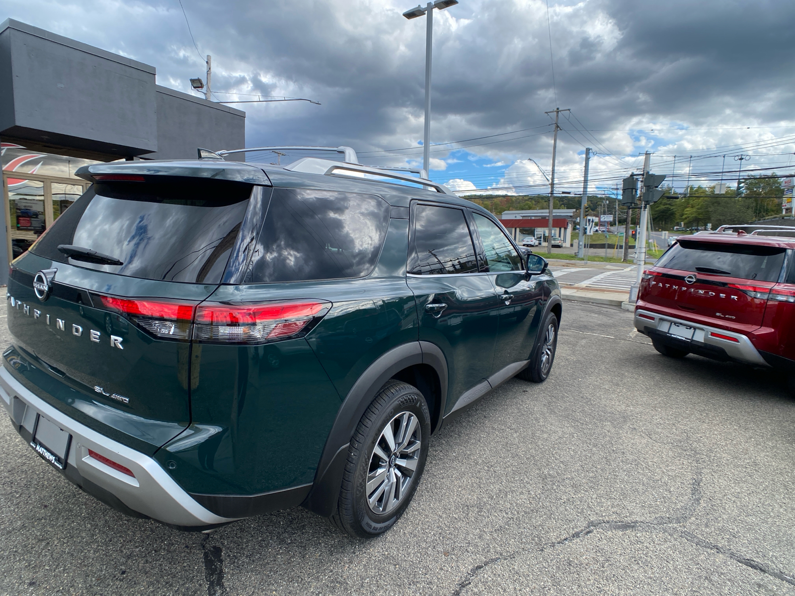 2023 Nissan Pathfinder SL 5