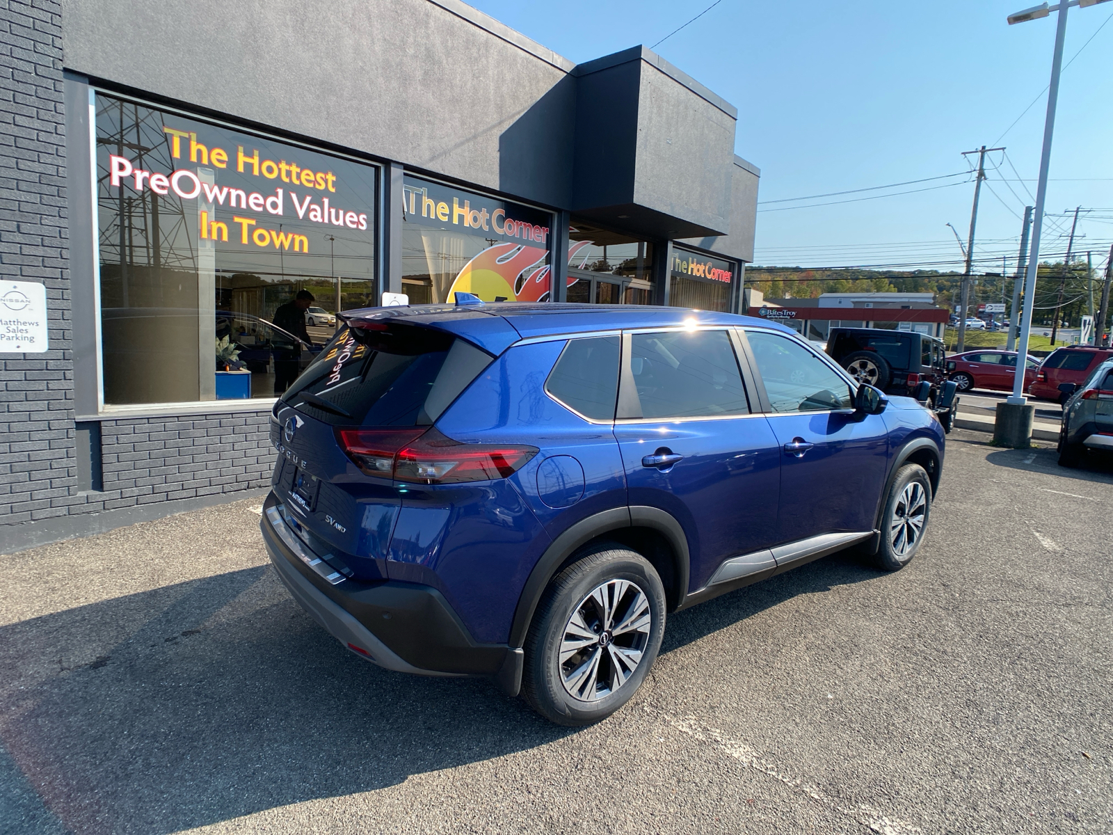 2023 Nissan Rogue SV 3