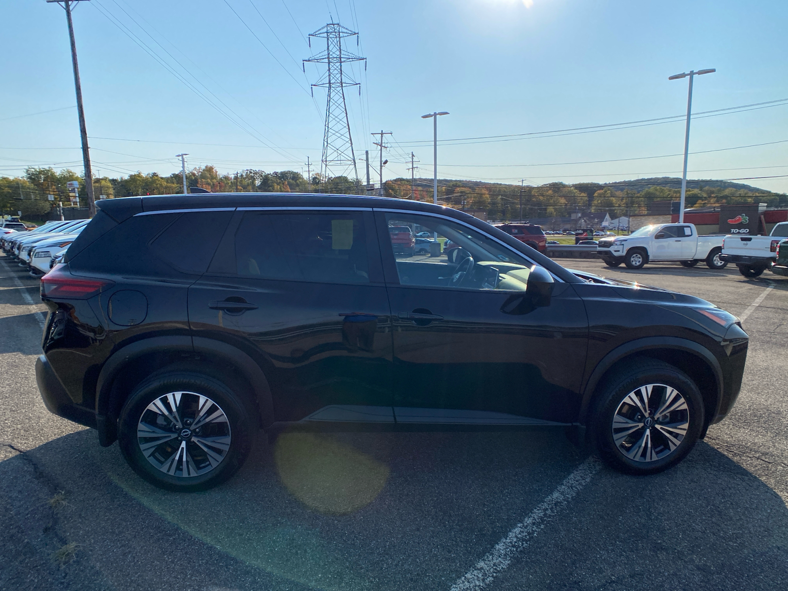 2023 Nissan Rogue SV 6