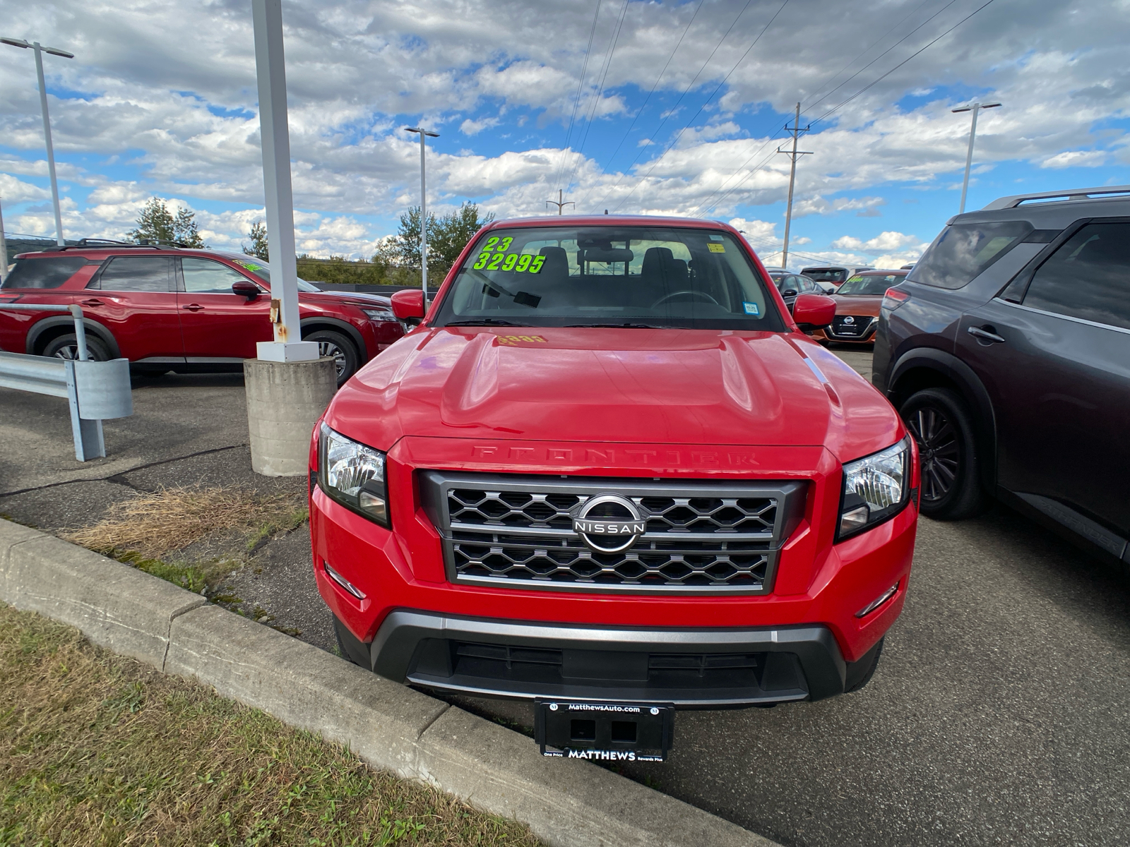 2023 Nissan Frontier SV 2