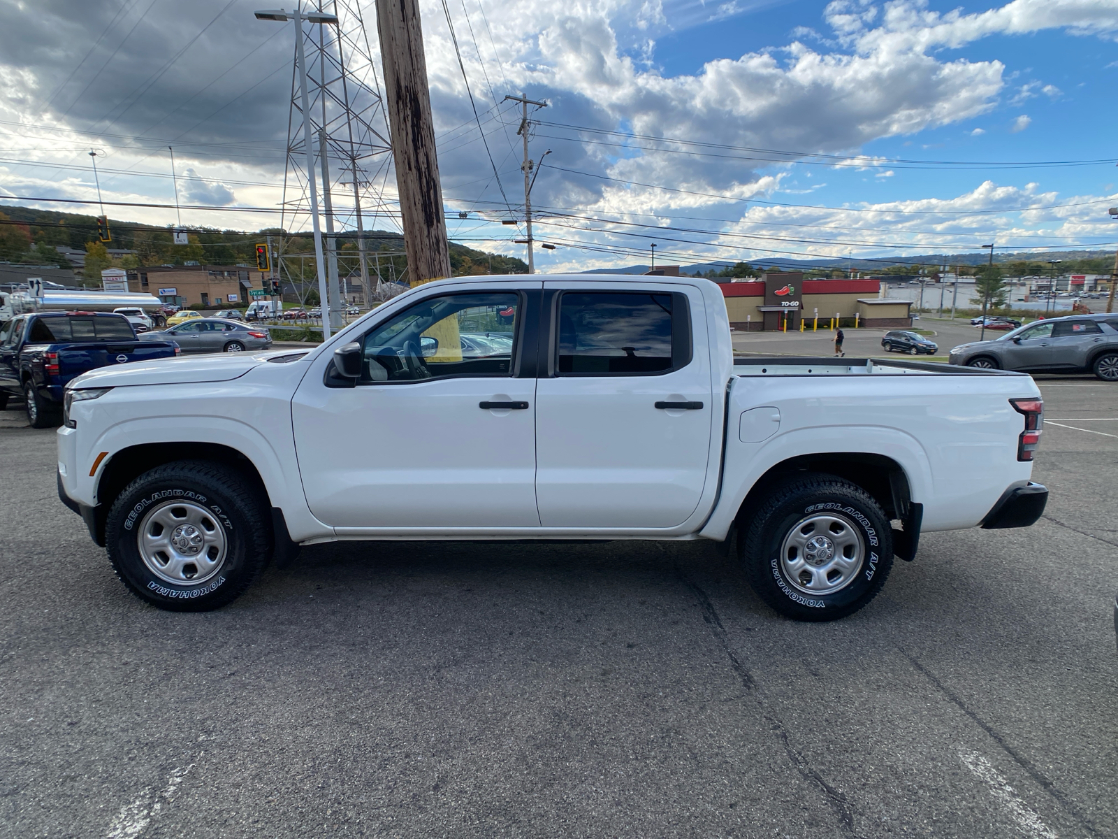 2022 Nissan Frontier S 2